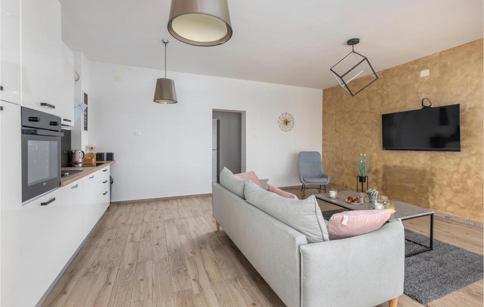 Amazing Apartment In Rijeka With Wifi מראה חיצוני תמונה