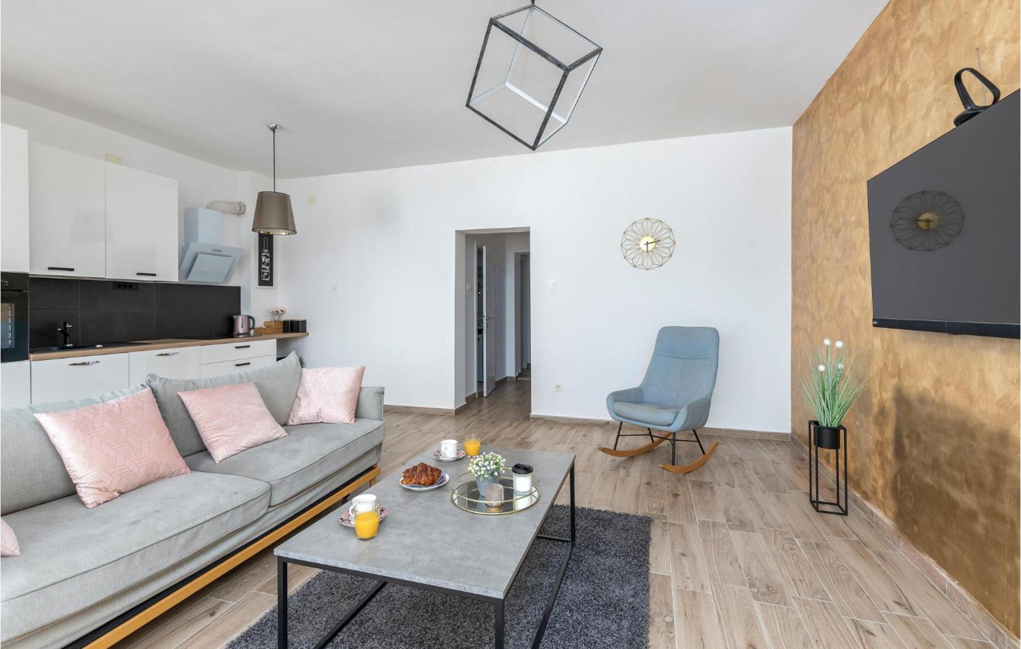 Amazing Apartment In Rijeka With Wifi מראה חיצוני תמונה